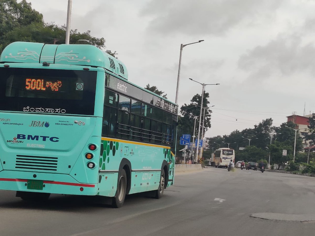 MTF_Mobility's tweet photo. BMTC Electric buses spotted in ORR

#betterCommute

#betterneighbourhood 

@ArvindLBJP @manoharGABJP @JCREDDYPK @Clementcjayakum https://t.co/RIA89JqMmy