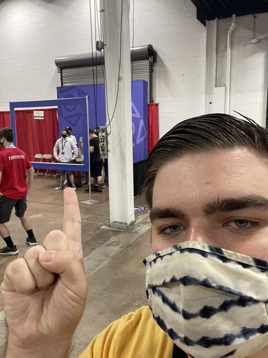 LukeTheMusicMan's tweet photo. Couldn’t get in line so had to improvise, so cool to be in the same vicinity as @ScottTheWoz https://t.co/5dNAVQUEMA