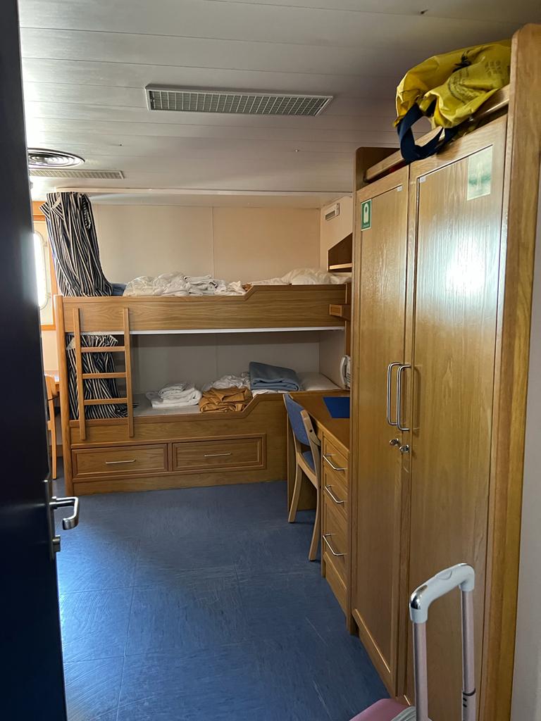 research_lisa's tweet photo. Life at sea, part 2: the slepping rooms. They all have wardrobes, study tables, and bathroom.🛌
#sarmientodegamboa #LISAproject.pt #marinegeophysics  #utmcsic #ipma https://t.co/5PhWGJqpVl