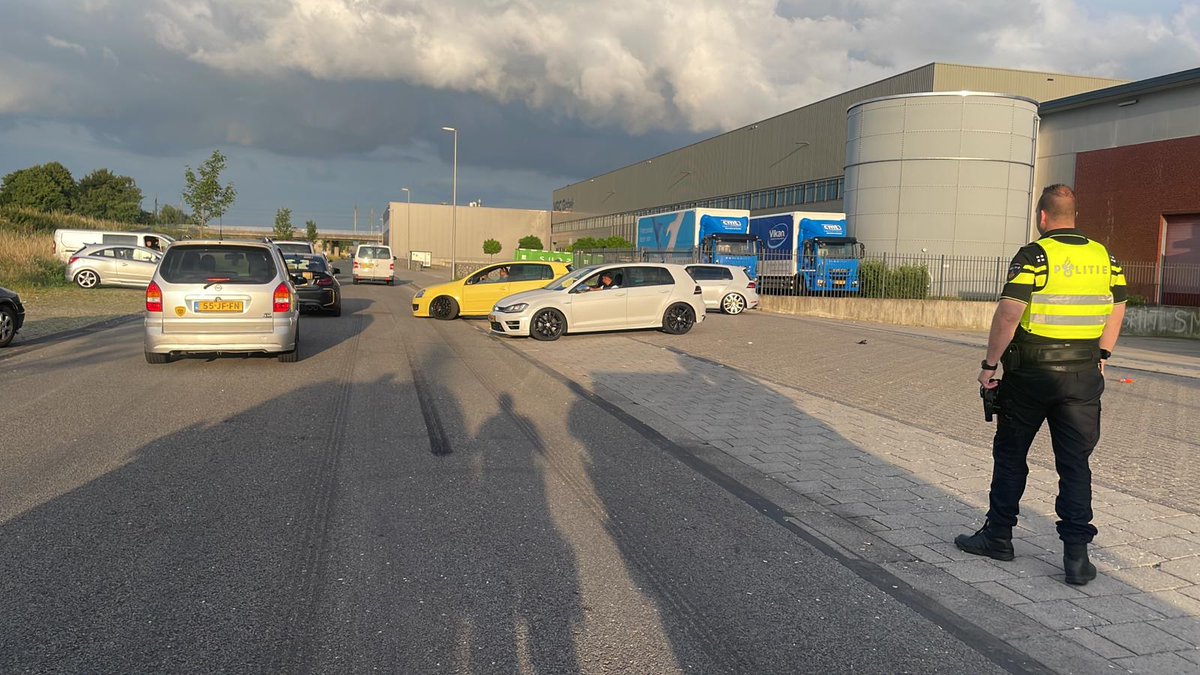 WA_Bleiswijk's tweet photo. 26/6 Zojuist een carmeeting/straatrace beëindigd aan de Spectrumlaan te Bleiswijk. Deze locatie staat als overlastlocatie bekend bij ons team en heeft de aandacht. https://t.co/Ta1prEhFvD