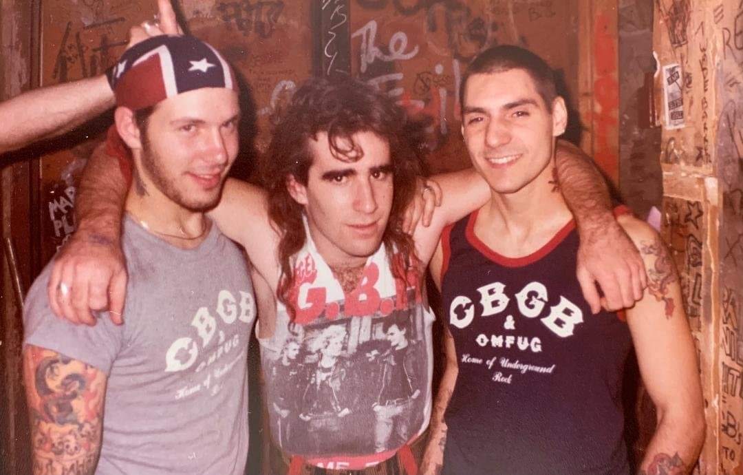 Scott Ian (Antrax / S.O.D.) w/ Roger Miret &amp; Vinnie Stigma of Agnostic Front. 
From the collection of Scott 
Credits 📸 The New York Hardcore Chronicles (Facebook)