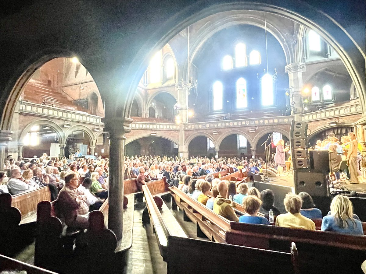 qaisarabbasuk's tweet photo. #RefugeeWeek2022
IOM in partnership with #TogetherProductions and the #SingingOurLives project promoting integration, mutual understanding & inclusion by bringing together migrants, refugees and local communities. https://t.co/sKEWL7VfTI
