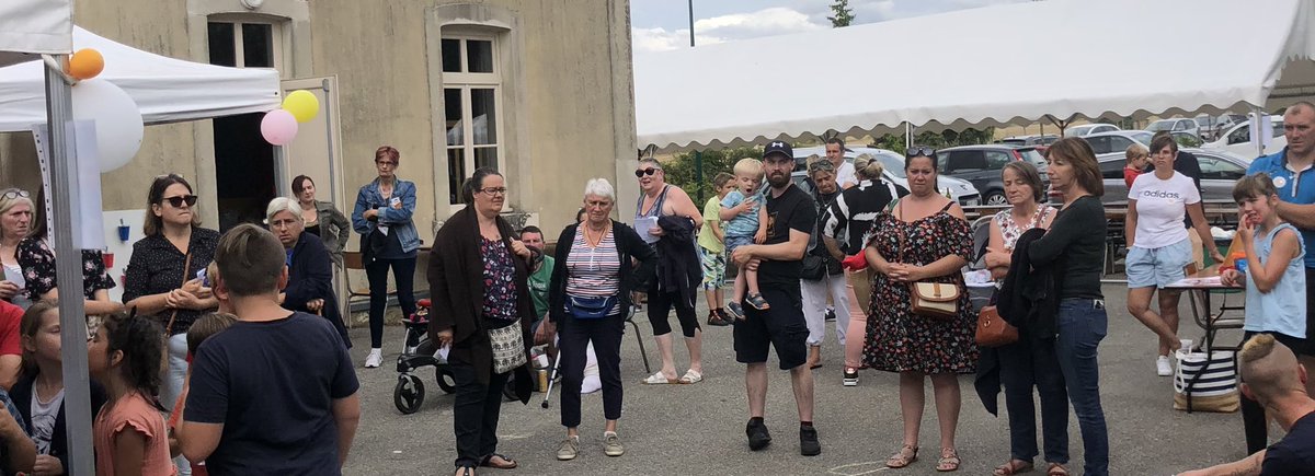 Ce dimanche, j’assistais aux fêtes de nos trois écoles 
Météo clémente, moments très festifs pour les enfants et leurs familles : chants, spectacles, jeux, tombolas…bravo aux enseignants et parents !
#valauperche #fetesdesecoles #dsden61