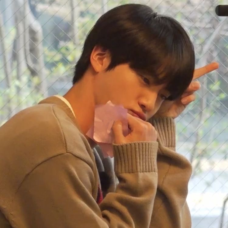 DarMoon8's tweet photo. Quiero a Kim Seokjin chiquito por favor adiós 🥺😔💜💜

@BTS_twt 
#JIN #BTSJIN #SEOKJIN #BABYJIN https://t.co/JgJoEF8Dwo