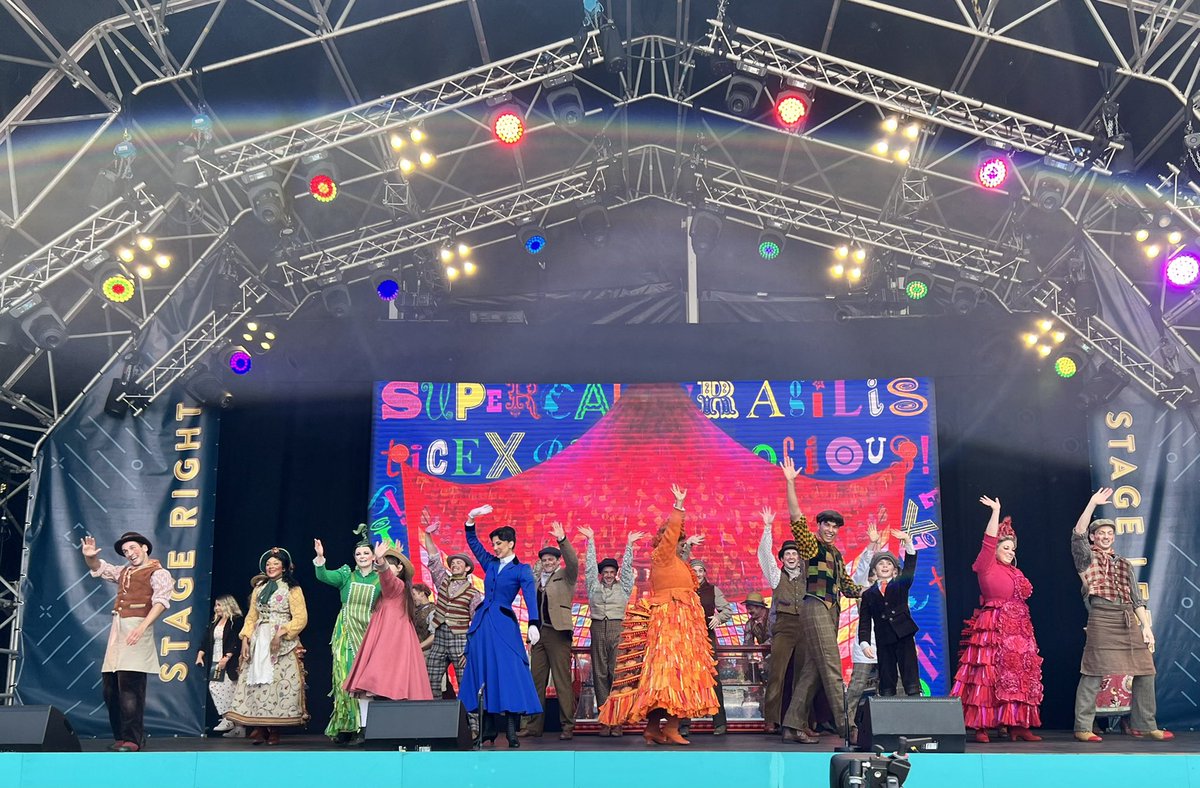 SteveMoss123's tweet photo. Such a fun day @WestEndLIVE with the wonderful people of  @MaryPoppins https://t.co/axV4C8qzWW