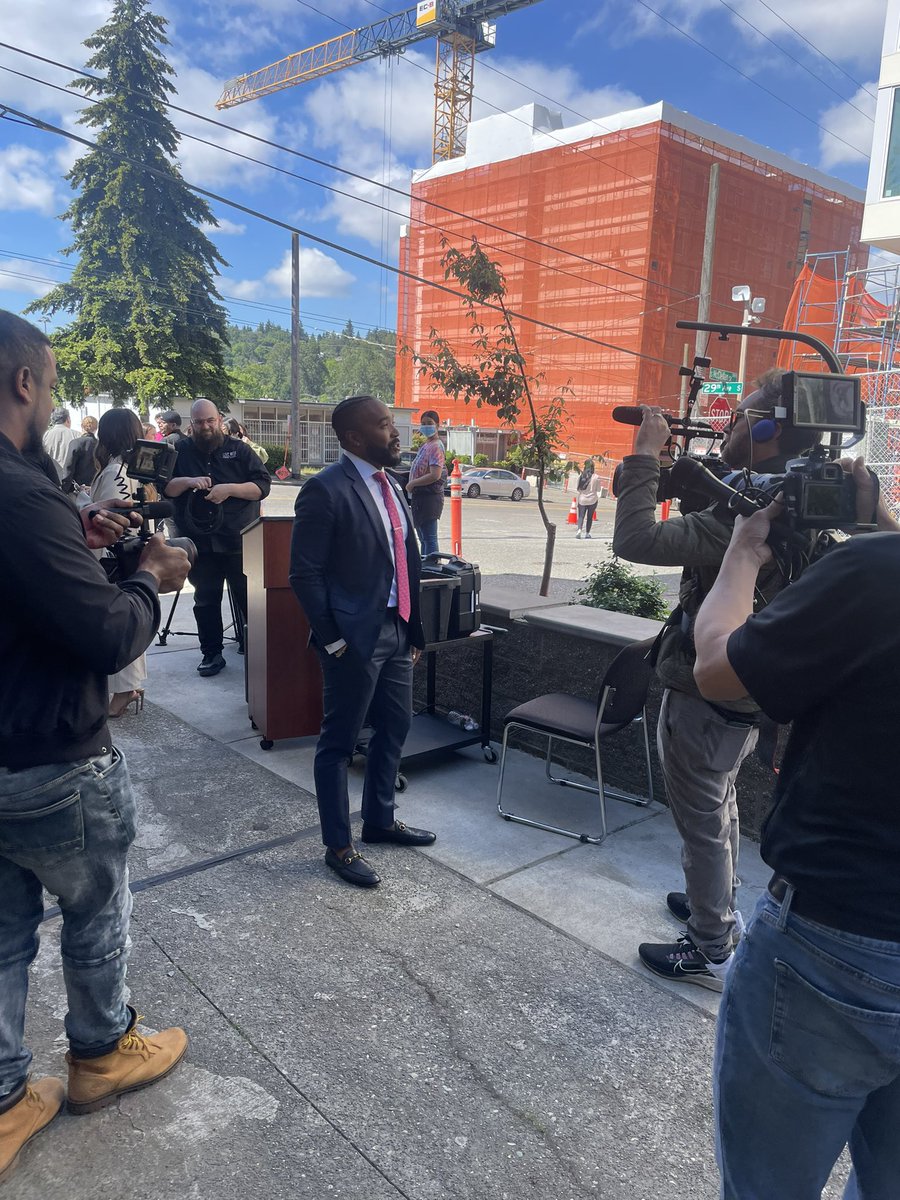 A lot of people won’t believe in you and guess what? That’s ok! It’s not about them, don’t focus on what they say is not possible. Focus on putting in that work. #BIY there’s no substitute for hard work #letsbuildwealth