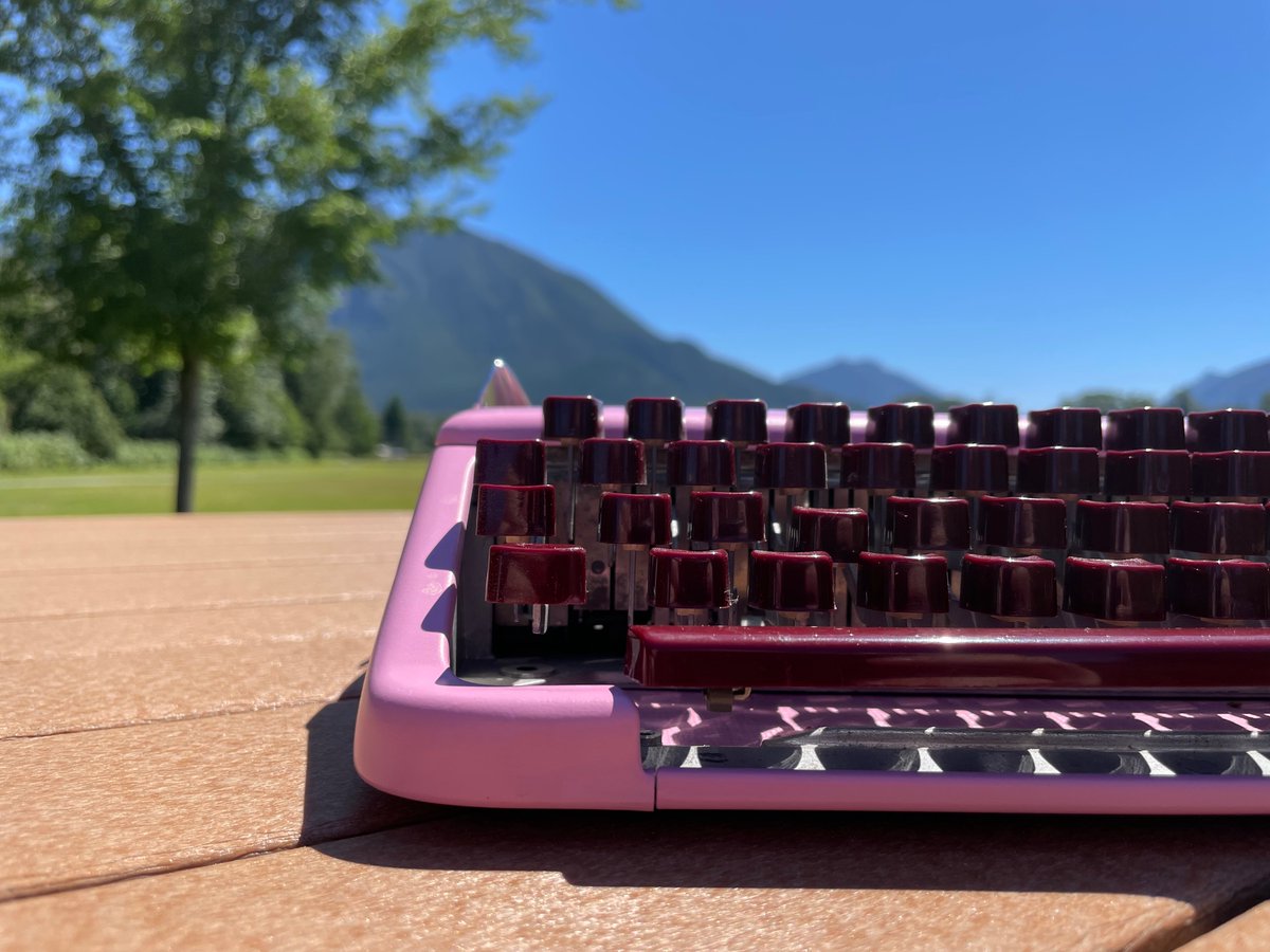 Thank you <a href="/danrubin/">Dan Rubin</a>  for normalizing that there are people in tech who love composing on real typewriters. #smashingconf #1962OlympiaSplendid33