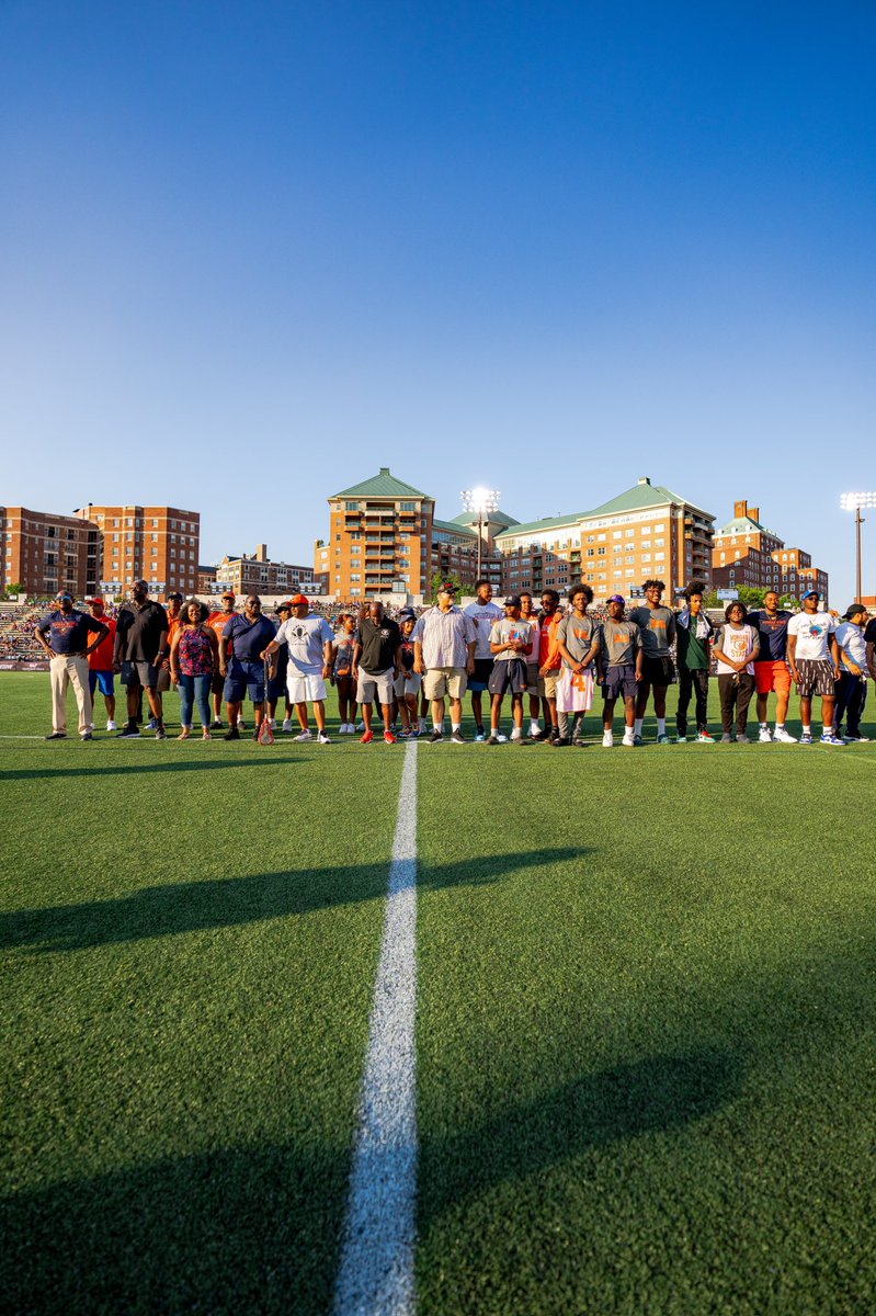 PaulRabil's tweet photo. The @PremierLacrosse was honored to recognize the 1st HBCU to play @NCAALAX back in Baltimore at Homewood. The @morganstatelax team was formed in 1970, quickly beating the #1 ranked team in the country in 1975. Here are members of the Ten Bears alongside current players today. https://t.co/J6d2KRKtPN