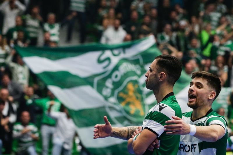 J_GdC_'s tweet photo. 16 Campeões Nacionais #FutsalSCP 
1/16 - Fernando Cardinal,37 anos
Pivot 
🏆🏆Uefa Futsal Champions League
🏆🏆🏆🏆🏆Campeonatos 
🏆🏆🏆🏆🏆Taça de 🇵🇹
🏆🏆🏆🏆🏆Supertaças 
🏆Taça da Liga 
21/22: 36 jogos/24⚽️
OBRIGADO (PAI) FERNANDO! 🇳🇬#SportingCP #Sporting #DiaDeSporting https://t.co/MZSywe29dt