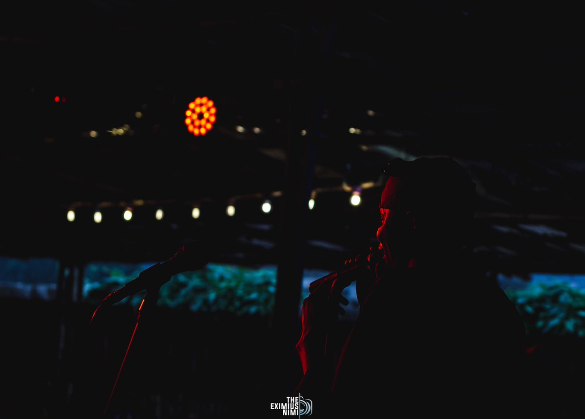 nimiadeyemo_'s tweet photo. To me, music is an escape, music is Therapy. Whenever I listen to good music,  I photograph passionately when gbedu enters my body.
In the ancient city of Ibadan, Nigeria, I photographed @Laolulayyon during his beautiful performance at @MakeMusicIbadan https://t.co/xUzZlZSIWy