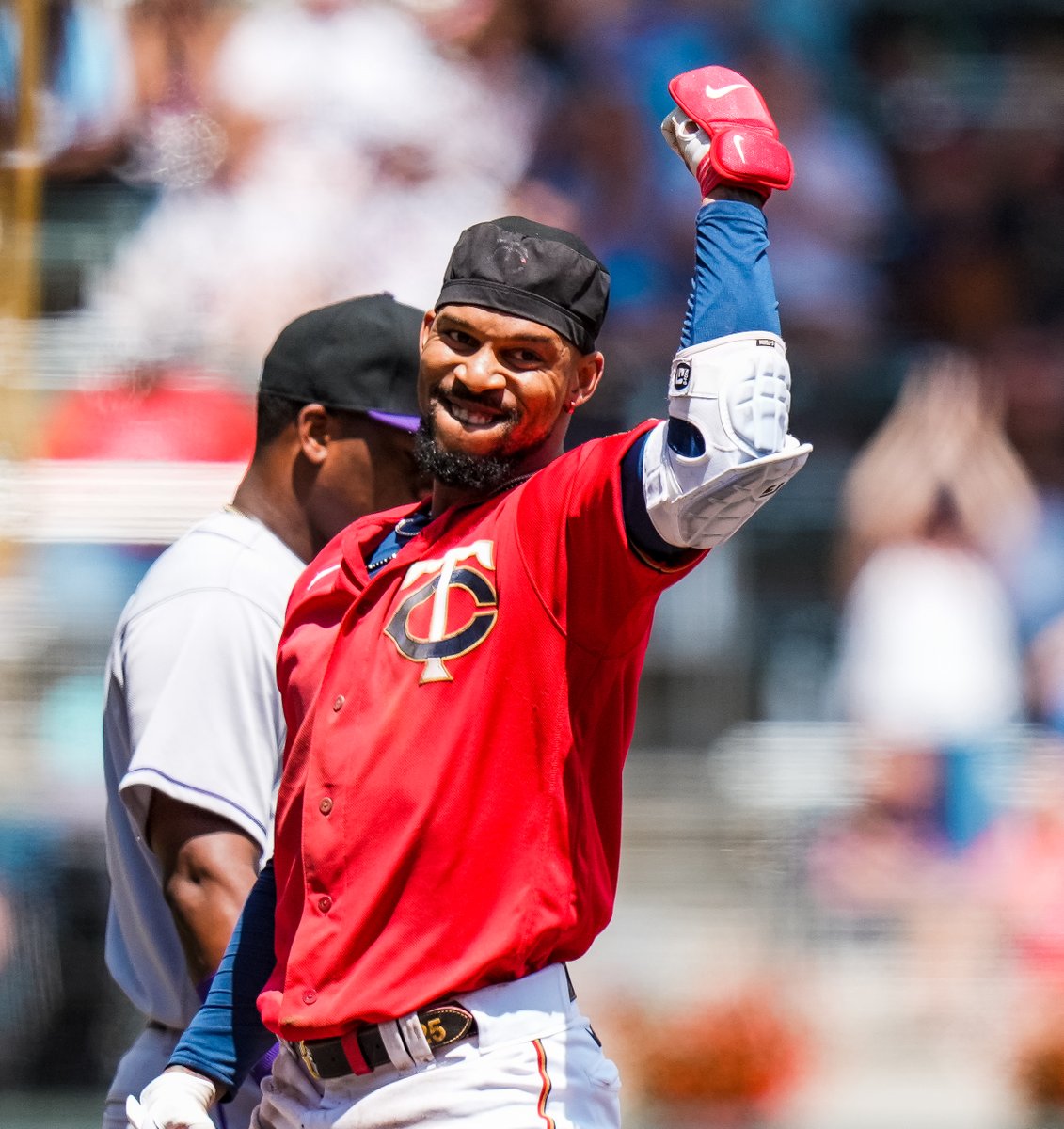 Twins tweet picture