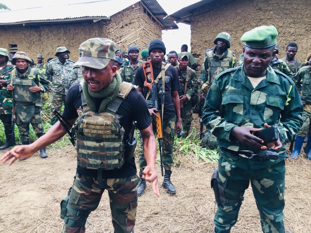 Huinfos's tweet photo. ⚪#RDC🇨🇩Agression de la #RDC: Sans doute, le numéro 2 du #M23 au nom de #Mboneza abbatu. confirment les #FARDC. "#Makenga, leur leader, n'est pas mort. Mais, il est blessé". C'est le résultat de violents combats au village Tshangi à #Runyoni. https://t.co/HWVhVWjiDq