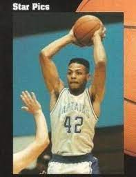 HoopsAnalyst's tweet photo. Lamont in action.... https://t.co/kJE6Ke13YV