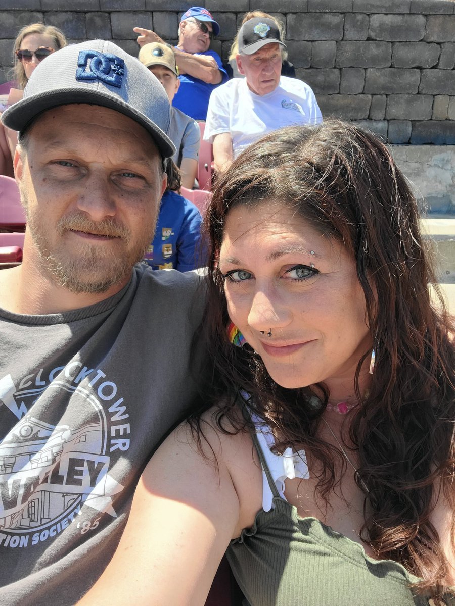 IamRoyalOcean1's tweet photo. Enjoying the baseball and weather! #kernelsselfie #kernelselfie https://t.co/hzsPUSTwOS
