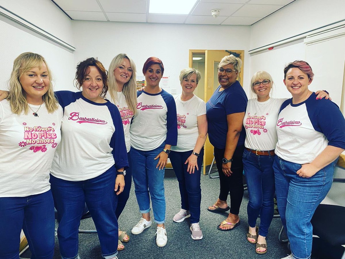 What a fantastic day! We’ve loved our coaching sessions with Alex, Kirsty, Emma &amp; Alison! It was great to share the day with the fabulous <a href="/BarberliciousQT/">BarberliciousQT</a>  too! #coachingday #allign #barbershoplove 🎵🎈🎶💈🎉👯‍♀️👯‍♀️👯‍♀️👯‍♀️<a href="/SingLABBS/">LABBS</a>