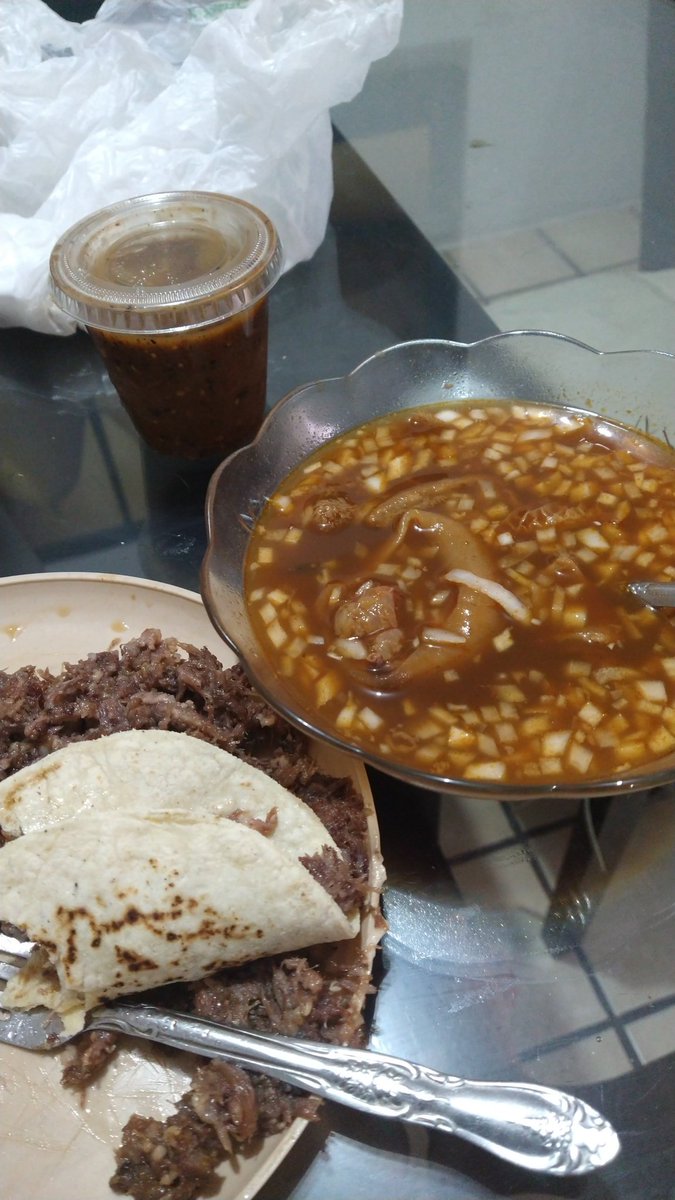 CassMartinez19_'s tweet photo. Hay un poco de menudo en mi cebolla. https://t.co/dUwgM7jpZE