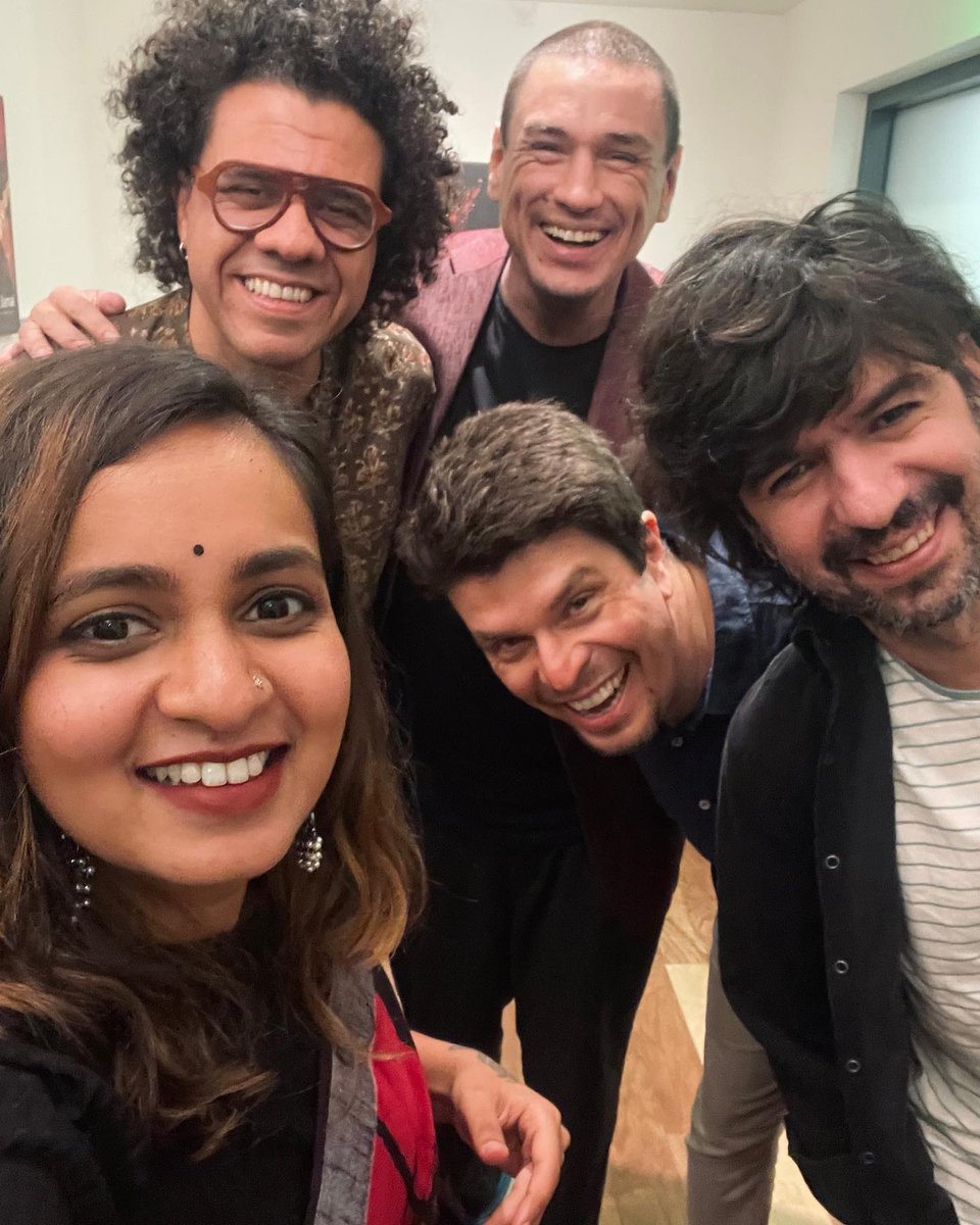 Maravilhas da vida ♥️

Two marvelous concerts with these guys ✅

<a href="/Varijashree/">Varijashree</a> <a href="/thiagoesanto/">Thiago EspiritoSanto</a> Edu Ribeiro <a href="/danielssantiago/">daniel santiago</a> <a href="/mportinari/">marcos portinari</a> <a href="/frangokaos/">frangokaos</a>

🎵 <a href="/Windmillscraft/">Windmills</a>