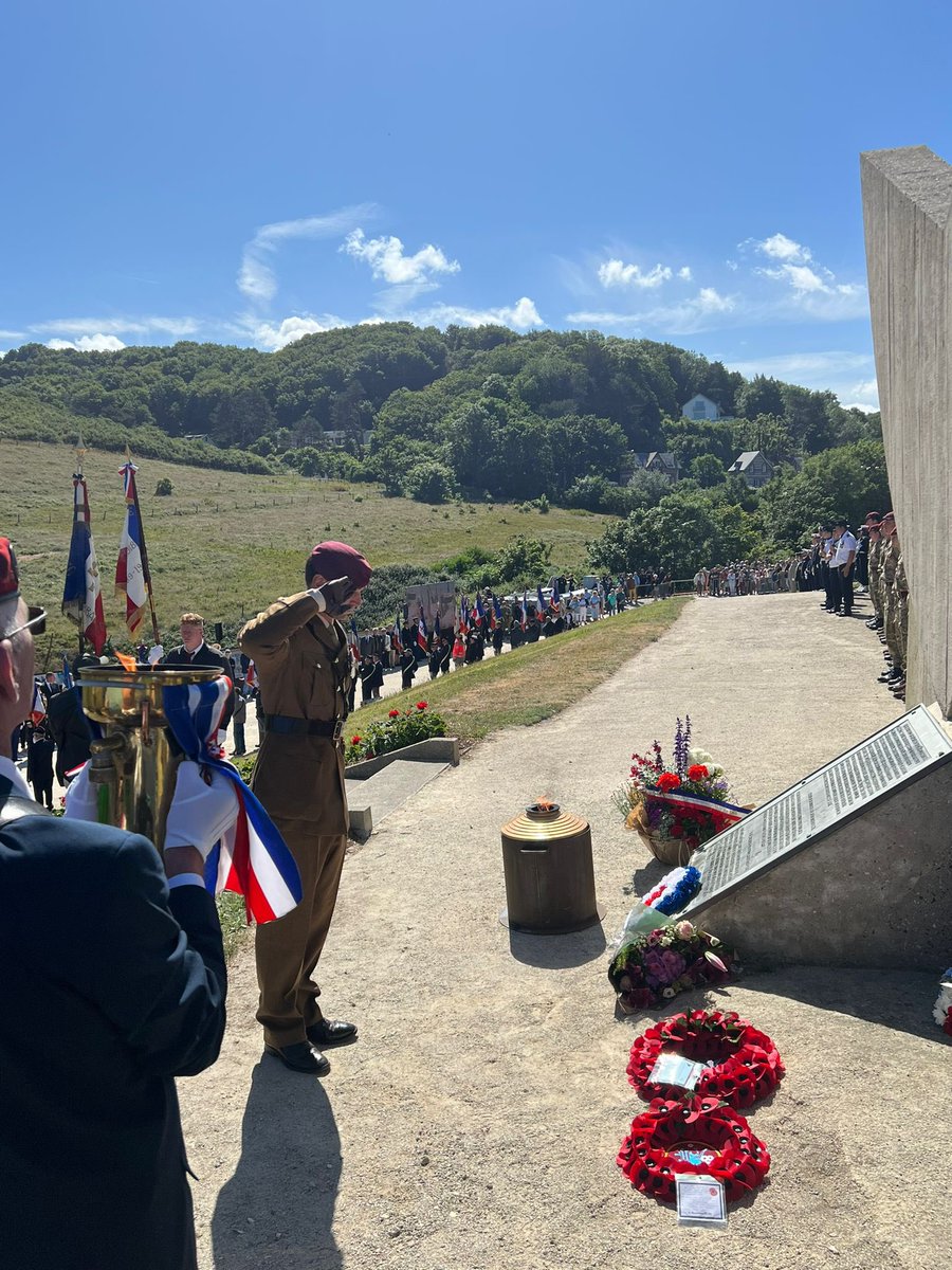 80th anniversary of Operation Biting, the Bruneval Raid. The first battle honour of the Parachute Regiment.
C(Bruneval)Coy on parade with HMA @MennaRawlings and @RoyalNavy, @BritishArmy and @RoyalAirForce personnel #OpBITING #LestWeForget 🇫🇷🇬🇧