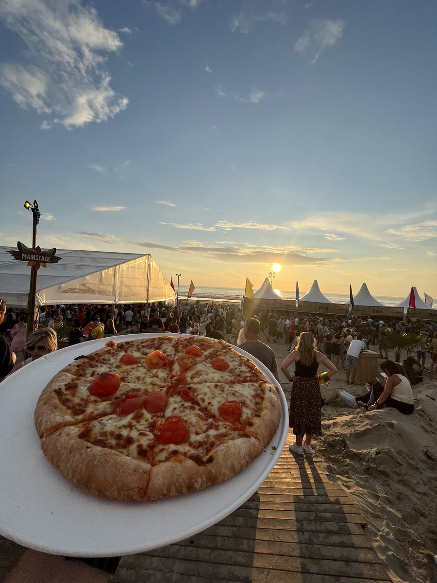 groundland's tweet photo. Belter of a Friday. Filming by the beach in Zandvoort, Holland 🎥🇳🇱🌤 @LuminosityEvent @willatkinsonyes #johnaskew #simonpatterson @marksherry @PAULVANDYK https://t.co/9I3miSYGUS