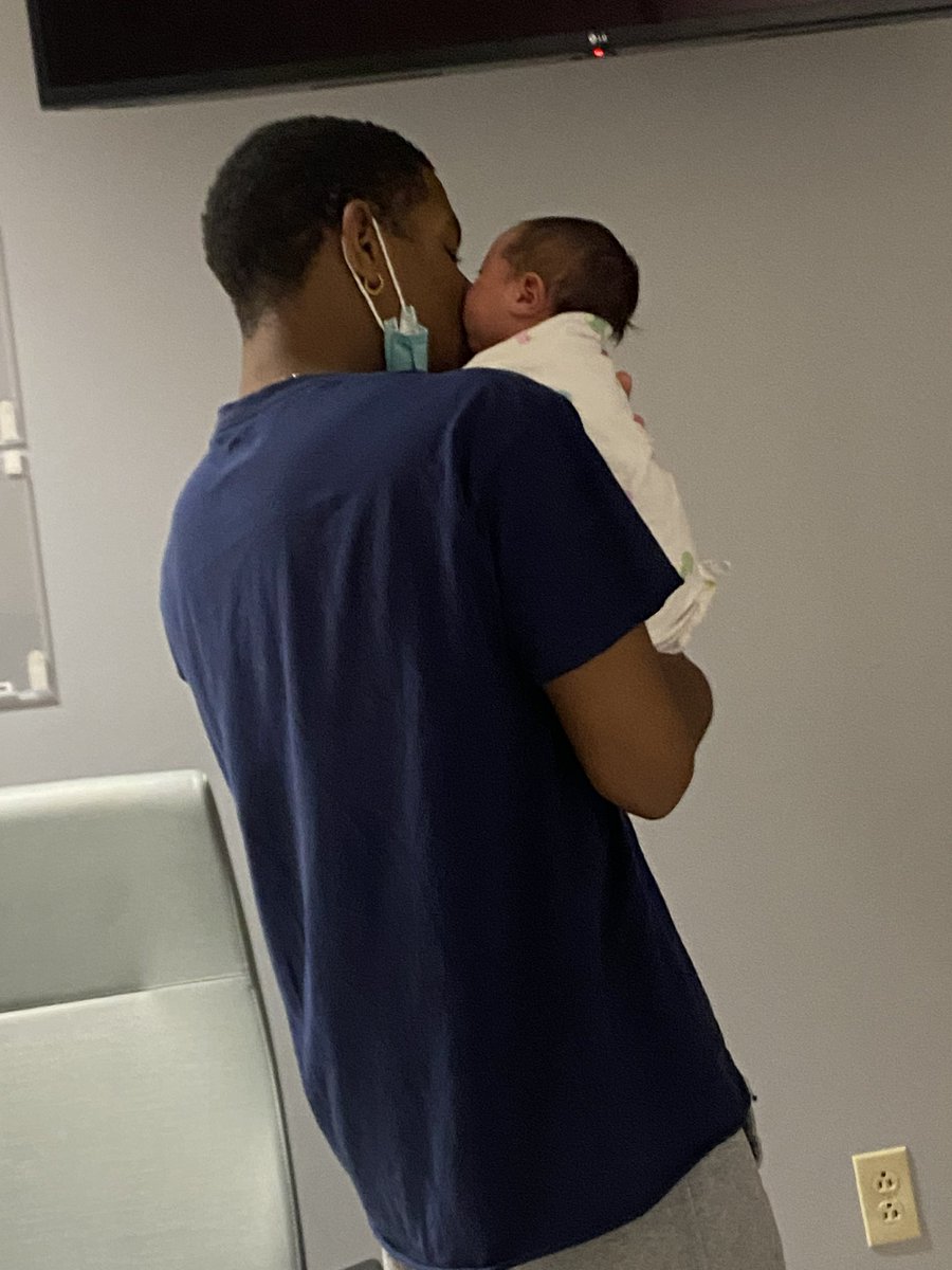 Daatboyza's tweet photo. i was preaching to the mf HEAVENS i didn’t want no children. now look at me…in mf LOVE. https://t.co/ckzZRGffWW