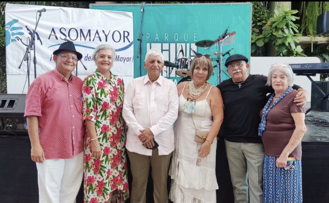 Asomayor's tweet photo. A casa Llena!
Éxito absoluto!
Gran Gala de la Canción Italiana MAMMA MIA! Extraordinaria presentación del Grupo Artístico “Canto Mayor” .
Convenio Cultural:
Academia La Voz @academialavoz
ASOMAYOR! @asomayor
#Asomayor #AdultoMayor #terceraedad #Costazul #islademargarita https://t.co/iJD5JvJ2JE