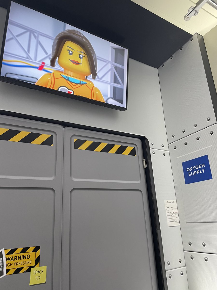 MrsWilde23's tweet photo. Our exploration of the moon es a great time! Loved our team! Go ISTE Techs! #ISTE22 @LEGO_Education https://t.co/eg9jafUjYy