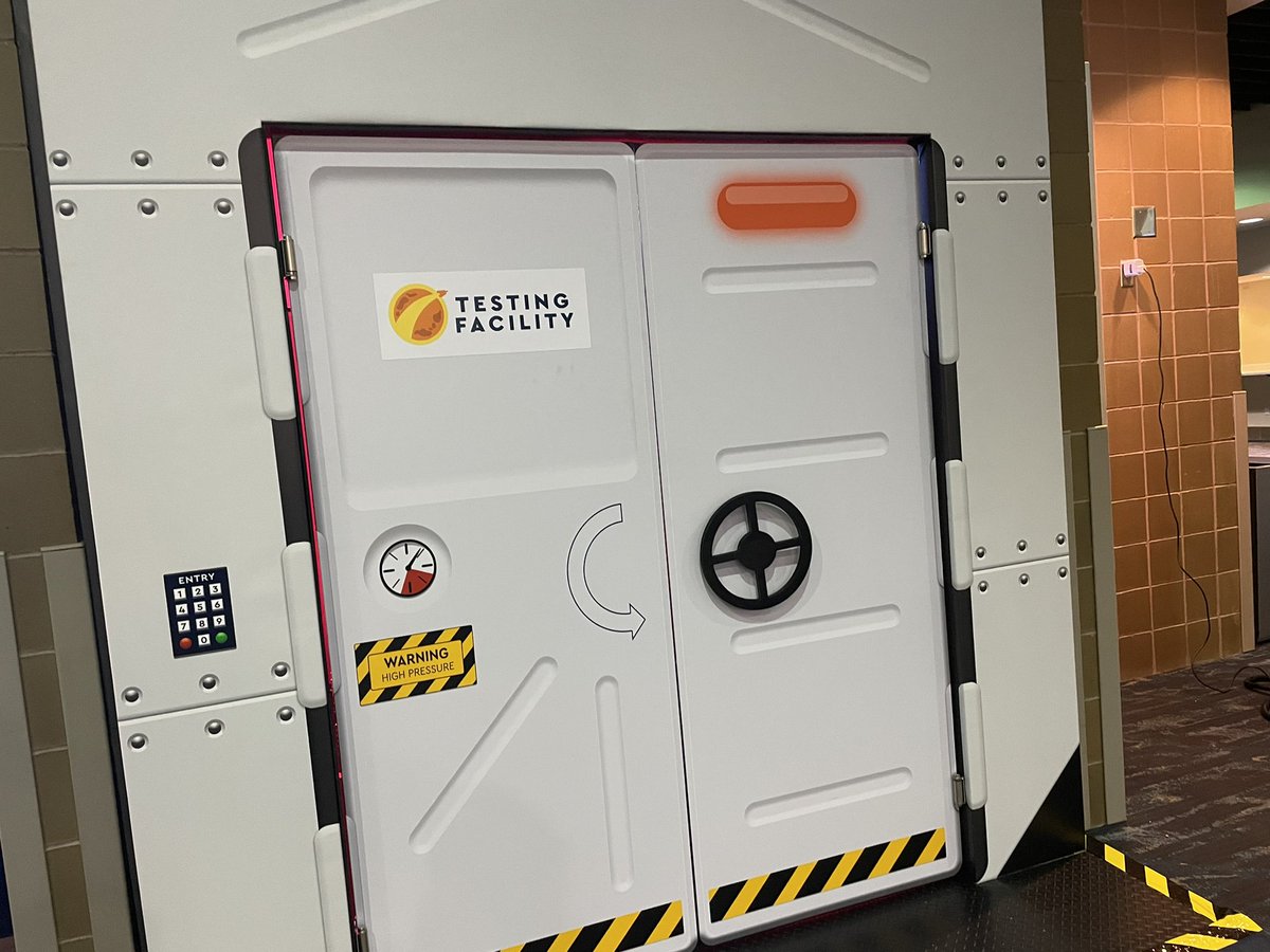 Our exploration of the moon es a great time! Loved our team! Go ISTE Techs! #ISTE22 <a href="/LEGO_Education/">LEGO Education</a>