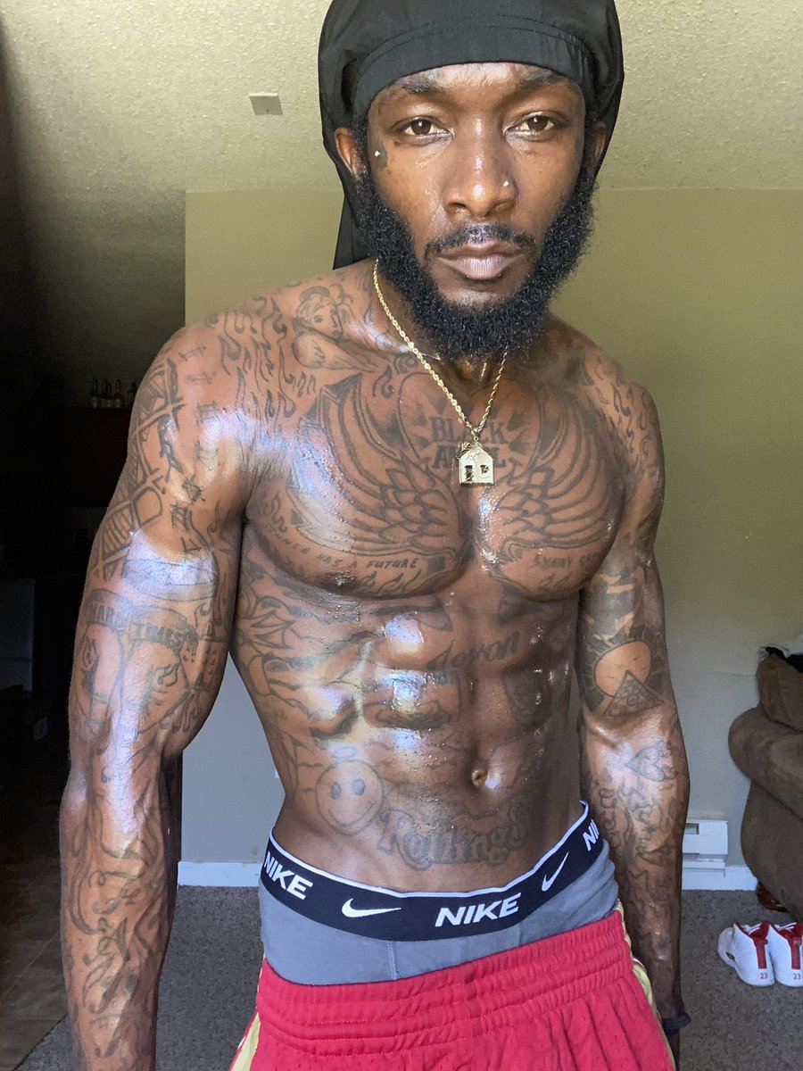 HOTTBOYZ1's tweet photo. 🤯🤯🤯🤯 Damn Damn Damn https://t.co/Wt8v03H2L2