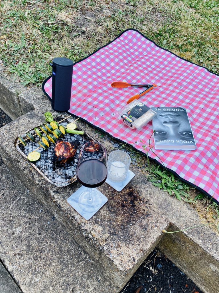 BWID_Study's tweet photo. We have been working incredibly hard in preparation for the focus groups and other exciting projects, so we took a break this weekend as we advocate for a good work-life balance #noteveryday #blackexcellence #restblackwomen #BlackGirlMagic
#AcademicTwitter #phdchat https://t.co/8U5rpwIwki