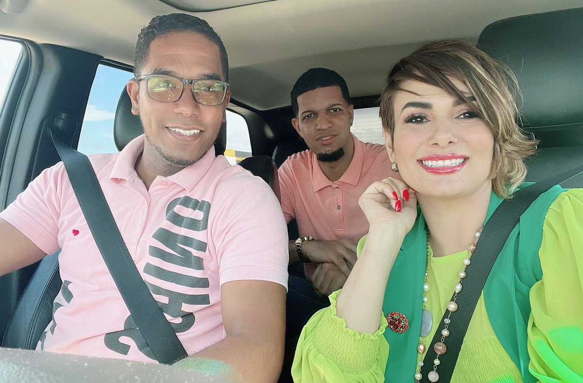 bayoflow's tweet photo. Después de fructífera jornada de trabajo, rumbo a casa!!! @keylaReynaM @Nova275 #TeamLeonel https://t.co/sNgP97UG5o