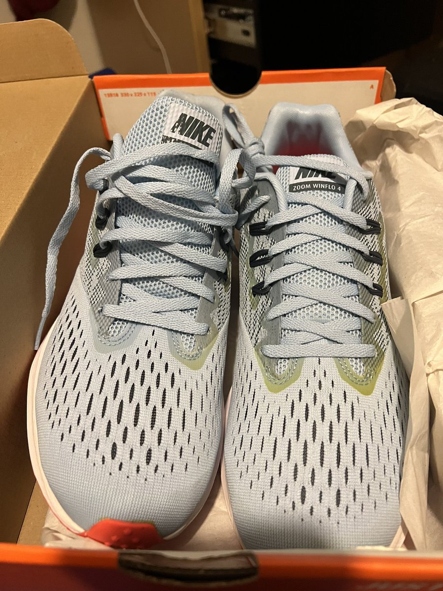 A_S_Systems's tweet photo. An unacceptable amount of discoloration out of the box under any conditions @Nike @nikestore https://t.co/MooC8IKTeF
