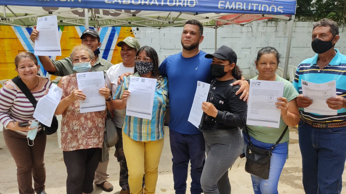 ANDERSONAGRR's tweet photo. Marcha de los campesinos en Carabobo, en conmemoración a los 201 aniversario de la batalla de Carabobo, en concordancia fue juramentado el frente de mujeres campesina y el frente de semillero de jovenes Ali Primero el futuro les pertenece, además de entrega masiva de 184 títulos https://t.co/b0U13qBBIY