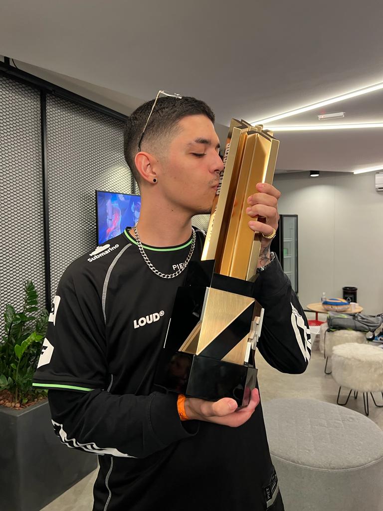 Mvrkin is looking for leglocks tweet media