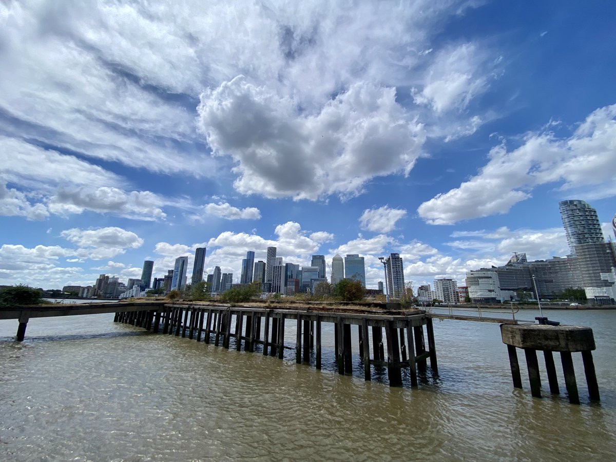 MisterGreenwich's tweet image. Floating on air? #CanaryWharf on a pier in the #Thames under a mega sky scape. #EverythingIsNotWhatItSeems