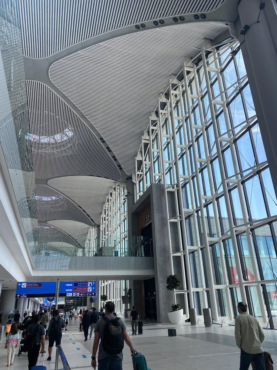 PinkTaxiRunner's tweet image. It has a new airport #morehints @ashtraus