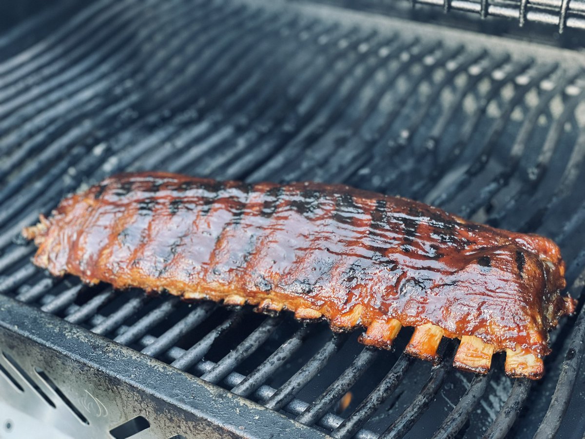 tonightsmeal's tweet photo. Jun 25: BBQ Ribs w/ caprese salad &amp; grilled lemony broccoli. Perfect dinner for our first truly hot day of the summer.
#homecooking #keto #lowcarb #grilling https://t.co/tysV9HywV8