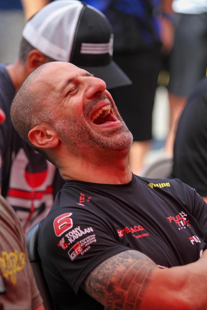 TonyKanaan's tweet photo. 🇺🇸Great racing last night! Tempers were flying, but at the end of the night we are all a big family and we had fun @SRXracing 📸@RieglePhotos // @SpikedCoolers @CampingWorld #bigmachinevodka https://t.co/rwZ7xWVoGR