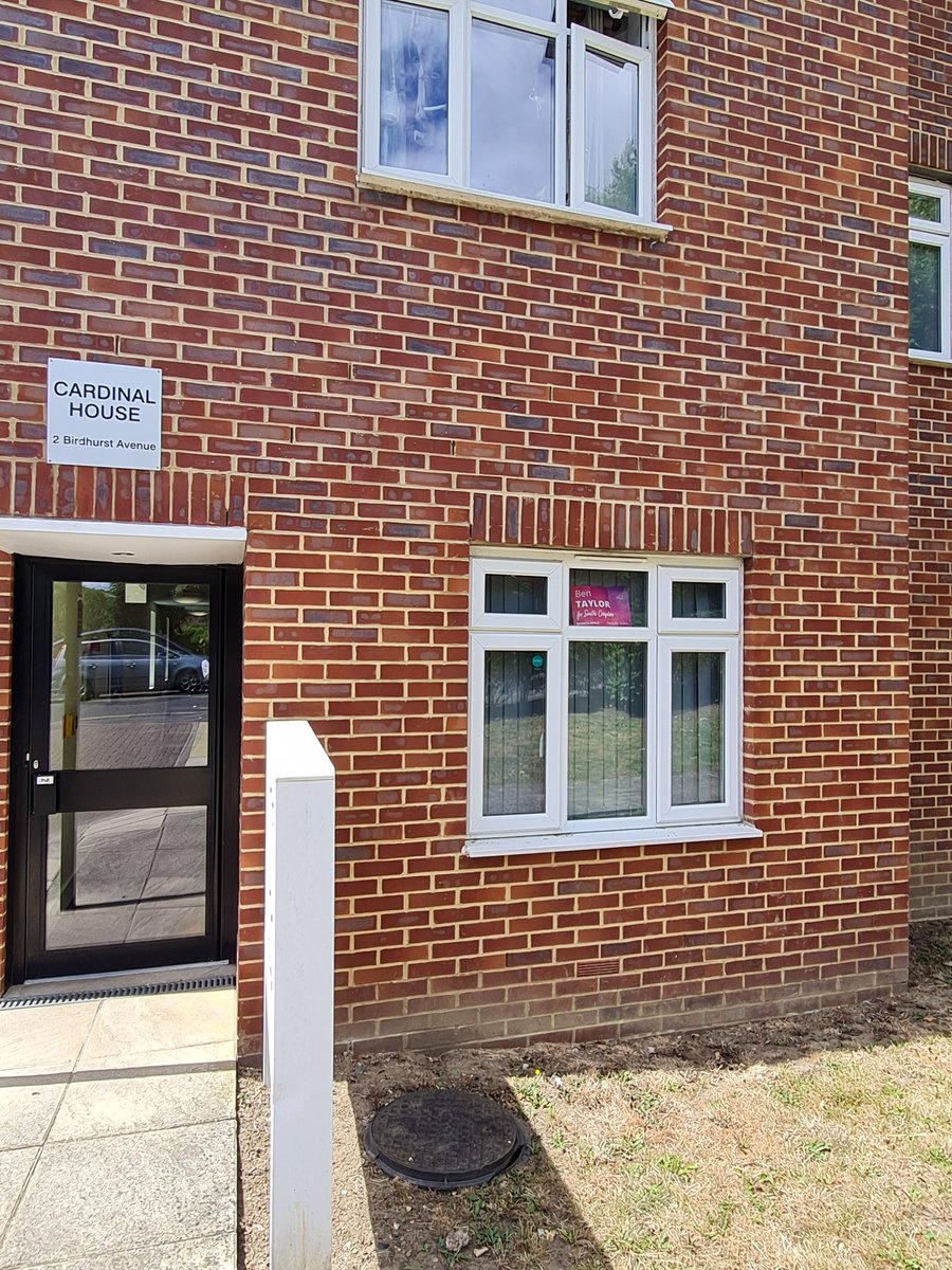 AmyF0ster's tweet image. Good to spot a poster for @MarketingproBen @CroydonLabour on the way home today 
✌️🌹