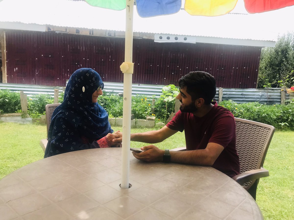 kamranalimir's tweet photo. It is amazing to talk with the our elders. They have seen the golden age of #Kashmir when there was peace and brotherhood here. #SundaywithFamily https://t.co/UrTWWhwino