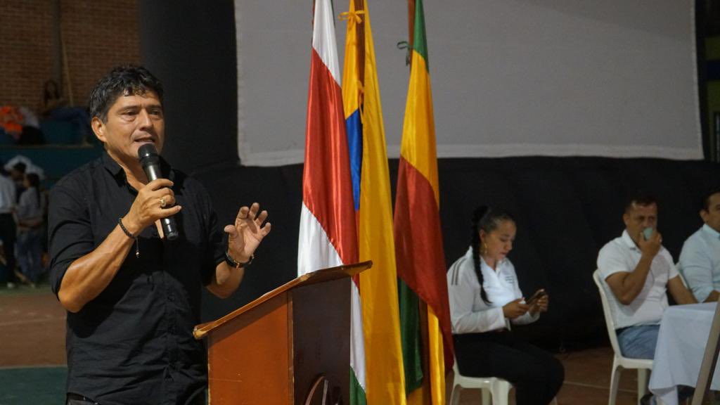 CentroMemoriaH's tweet photo. #DebesSaber| Este sábado, San Pablo de Borbur, municipio del occidente de #Boyacá, vivió el lanzamiento de su iniciativa de memoria histórica: un documental que resume los días vividos a causa de la 'guerra verde', y el acuerdo de paz comunitario que se pactó hace 32 años. https://t.co/5rdV7GEPg2