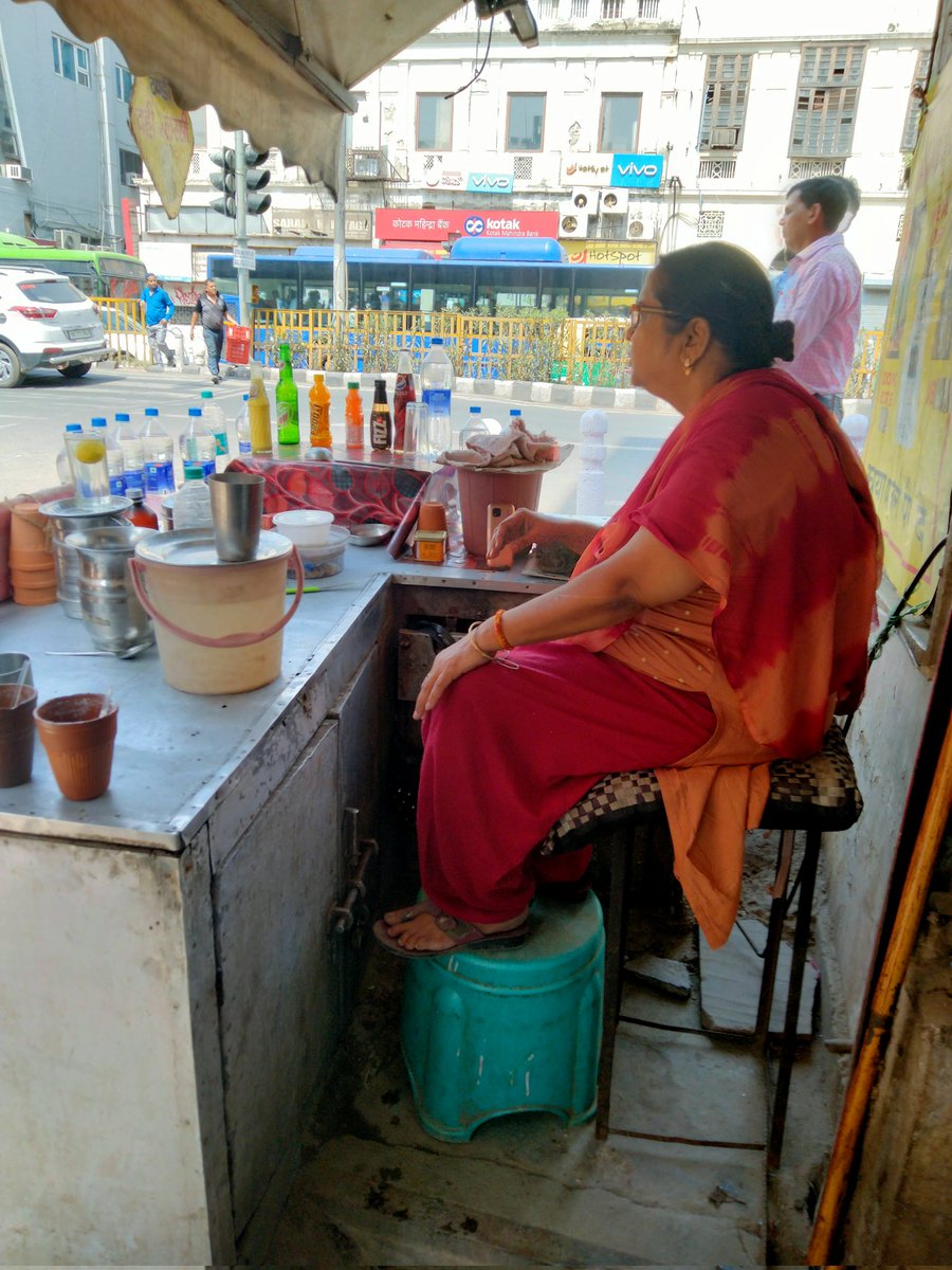 an_Asymptote's tweet photo. this old lady is selling Lassi and cold drinks in Daryaganj, Delhi.
I just want to say if you live nearby then do support her by buying from her shop.✨ https://t.co/efdFVSUaZj