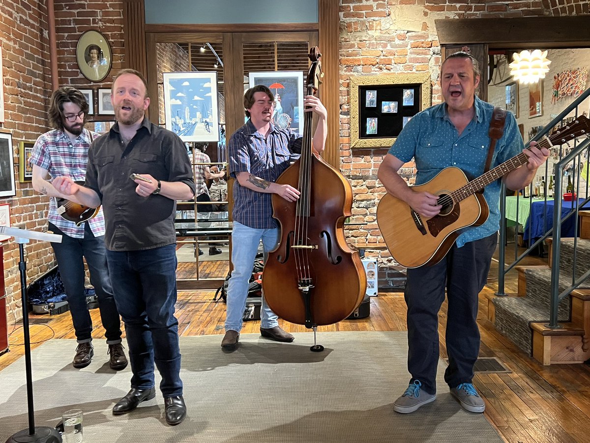 HomeDitty tweet media