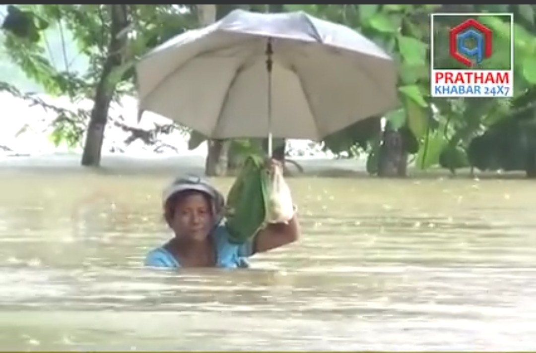 ZakariaZoon's tweet photo. #MODIJIextendNEETUG
The Situation of Assam is very pathetic right now due to flood.Many students become homelesss.We are unable to study as our home got destroyed.Pls #PostponeNEETUG 
#floodassam 
#AssamFloods2022 https://t.co/uVDJxBDNXn