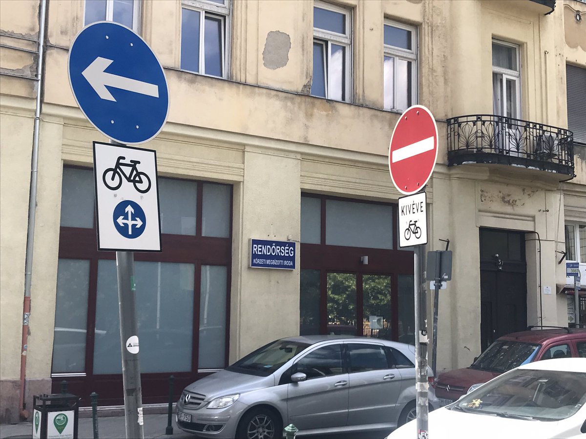 tiagoms's tweet photo. Budapeste. Há sinais destes em toda a parte. #counterflow https://t.co/AbyYfDBpcj