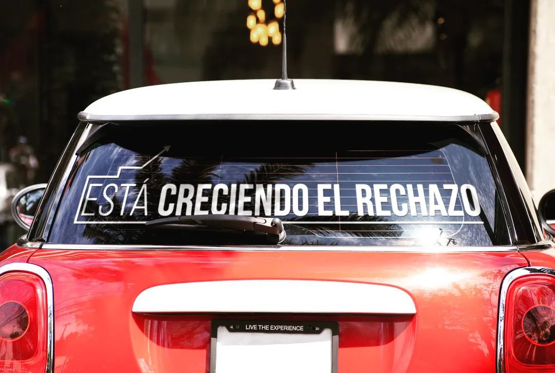 camilaemiliasv's tweet photo. Están desesperados porque está creciendo el RECHAZO en todo Chile #Rechazo 💪🏻🇨🇱👏🏻 https://t.co/U8s35E2bkd