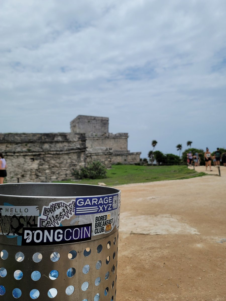 PHILO_gm's tweet photo. Long live @GarageXYZ , @davidpmcgrath #GnarCollective,@BoredBreakfast and @GoodToGoJoe1142 #DongCoin...

You will all live forever-ish with the #Mayans https://t.co/VKpPSbfluZ