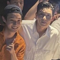 wooshikfiles's tweet photo. #ChoiWooShik and #ParkSeojoon at Nikecraft dinner yesterday 🧡 https://t.co/CFrJXgX6ia