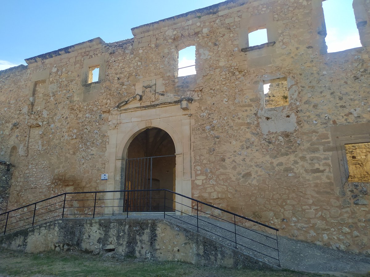 togarbrocen's tweet photo. Monasterio de Monsalud, Córcoles, a 6 km de Sacedón, ejemplar del Císter, siglo XI-XII, los monjes bernardinos estuvieron allí hasta las XVII https://t.co/wYkkHPfw5v