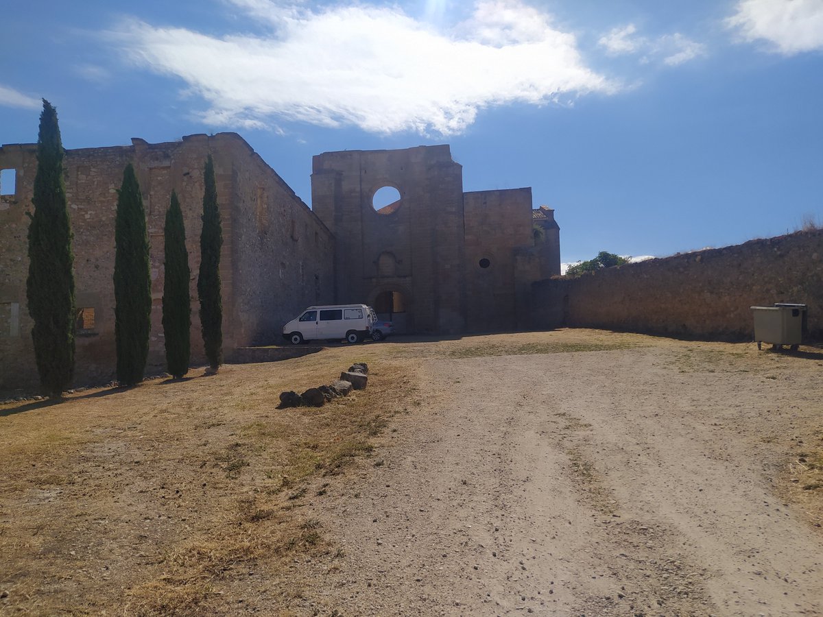 togarbrocen's tweet photo. Monasterio de Monsalud, Córcoles, a 6 km de Sacedón, ejemplar del Císter, siglo XI-XII, los monjes bernardinos estuvieron allí hasta las XVII https://t.co/wYkkHPfw5v