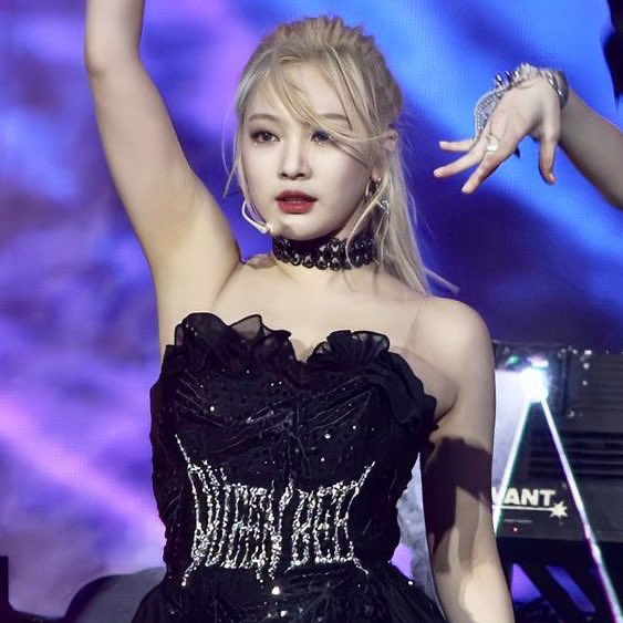 onlyningyizhuo's tweet photo. mind you that ningning is the youngest kpop act and also THE FIRST-EVER Chinese Female K-pop Idol to perform on Coachella and the youngest givenchy global ambassador https://t.co/eqVZIFaeoA